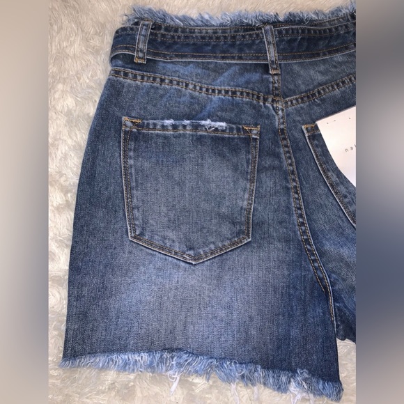 NATURE Women’s Distressed Cut-Out Shorts w/ Jean Made Belt Included Sz XS NWT - Picture 6 of 9